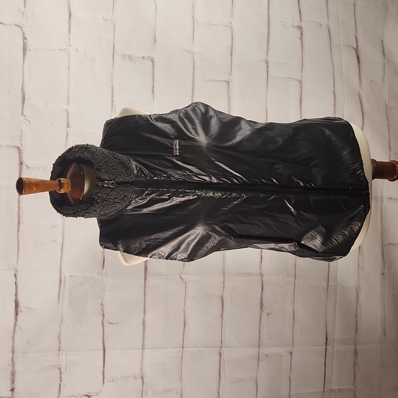 Patagonia Reversible Vest - Picture 2 of 7